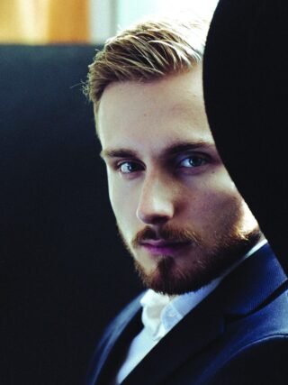 Audace, culot, hardiesse : appelez ça comme vous voulez. Pour lancer une marque de montres à son nom, du haut de ses 21 ans, Fabien Bardy ne manque d’aucune de ces qualités.