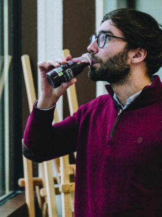 Une start-up dijonnaise réinvente le kéfir. Les boissons produites par la jeune pousse, bien intégrée dans l’écosystème agroalimentaire dijonnais, sont déjà distribuées dans une quinzaine de magasins locaux.