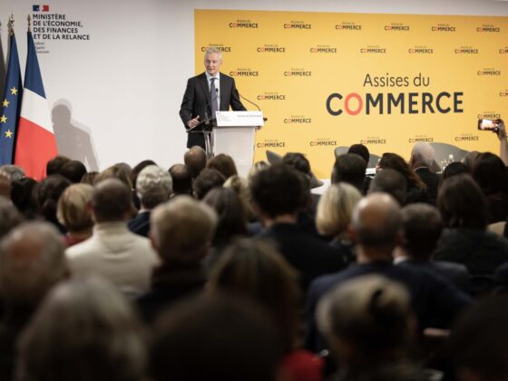 Mercredi 1er décembre, Bruno Le Maire, ministre de l’Economie, donnait le coup d’envoi des Assises du commerce. Plus de 500 participants étaient attendus pour réformer le commerce et ses modes de consommation. Parmi eux, Denis Favier, président de Shop In Dijon et Vice-Président des Commerçants et Artisans des Métropoles de France (CAMF), a été sollicité par le ministre pour assurer sa co-présidence lors des ateliers dédiés.