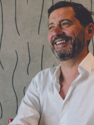 Didier et Lionnel Petitcolas sont aujourd’hui propriétaires de trois hôtels et d’une grande boutique de vins. Tout ce qu’il faut pour proposer aux visiteurs une expérience complète au cœur de la Bourgogne.