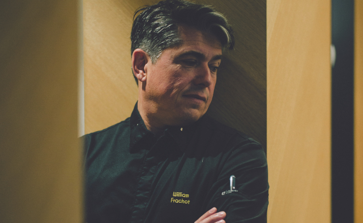 Il est le seul double étoilé de notre capitale régionale. Une fierté pour Dijon. Il est aussi un chef discret. Mais pour Monsieur en Bourgogne, il force un peu sa nature et livre un entretien à son image… sans filtre.