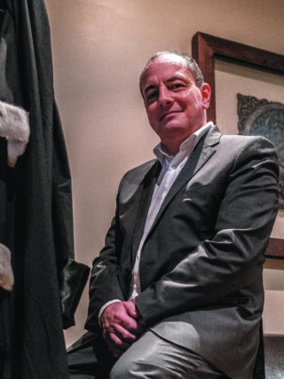 En cas de difficultés, le traitement des cotisations sociales du dirigeant est différent selon le statut social de celui-ci. Attention si vous êtes à la tête d’une SARL en particulier : les dettes de cotisations sociales sont alors… les vôtres ! Eric Seutet