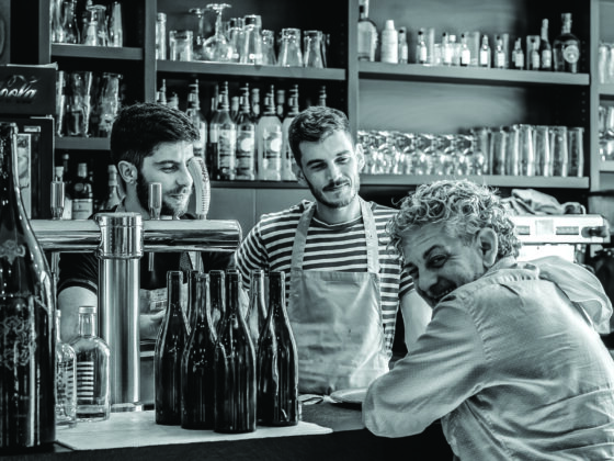 C’est un homme jovial et haut en couleurs qui accueille ses clients à L’Amarone, restaurant italien à Beaune. Heureux hasard, son établissement se trouve rue Buffon, le nom d’un joueur de football italien, élu meilleur gardien du monde. Il est parfois des coïncidences qui frisent l’ironie du sort.