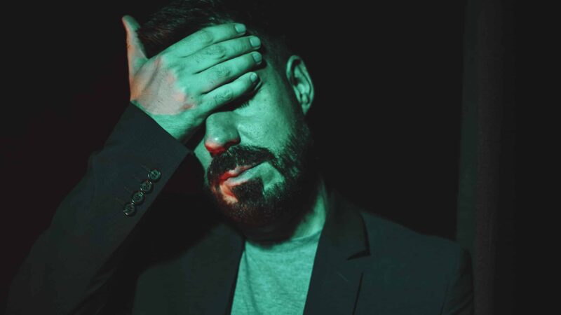 Simon Astier : à la croisée des univers